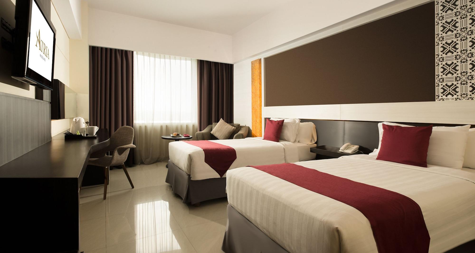 Atria Hotel Магеланг Экстерьер фото